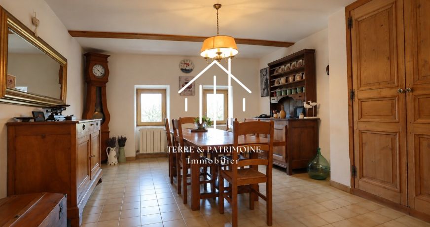 sale Maison de village Lagorce