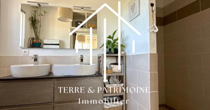 sale Villa Grospierres