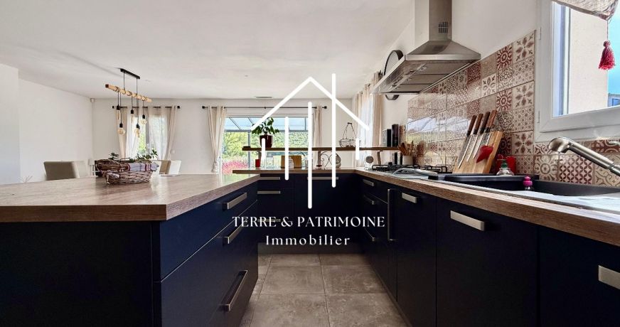 sale Villa Grospierres