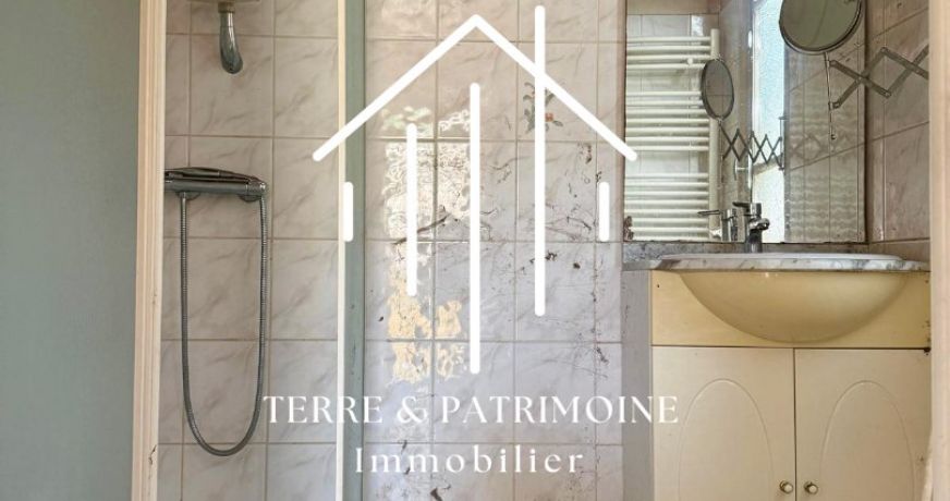 sale Maison de village Meyrannes