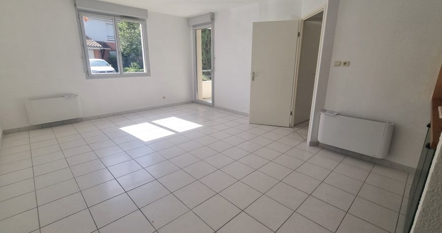 location Appartement Mazeres