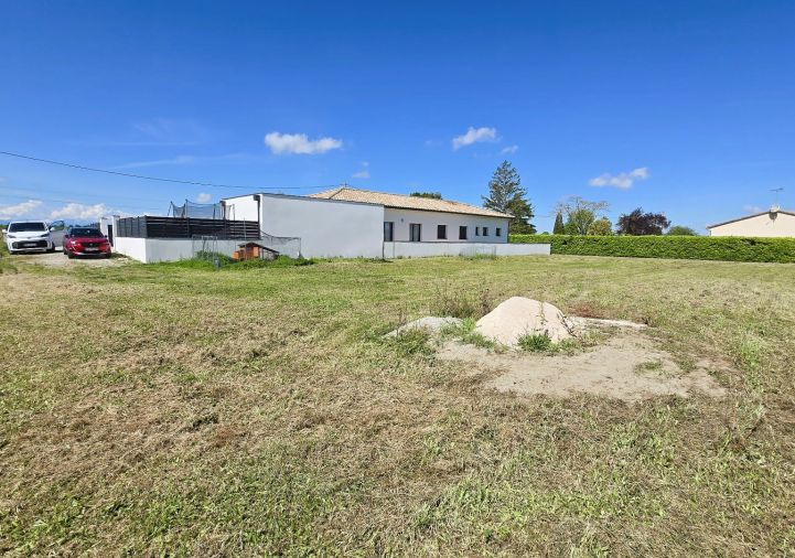 à vendre Terrain Mazeres