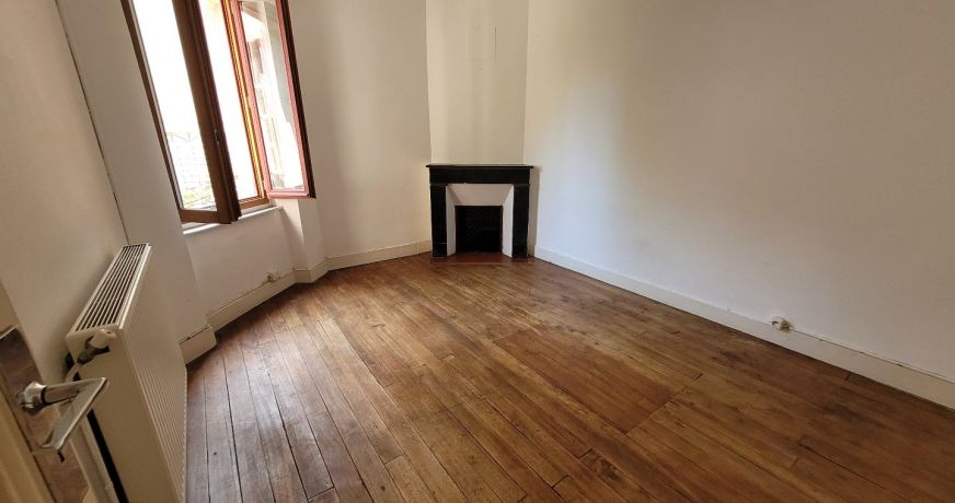 location Appartement Cazeres