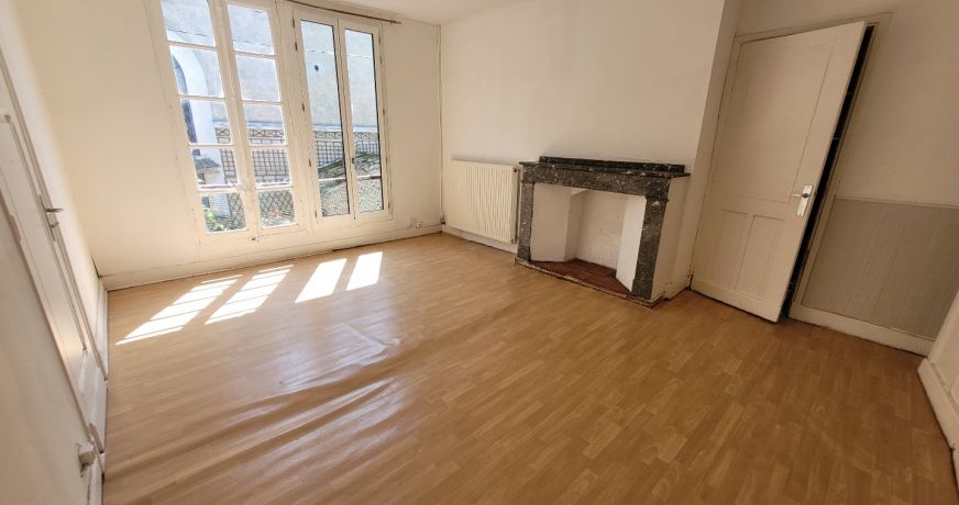 location Appartement Cazeres