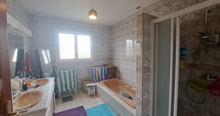 location Villa La Tour Du Crieu