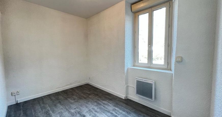 location Appartement Ussat