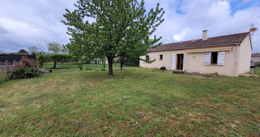 location Maison Cazeres