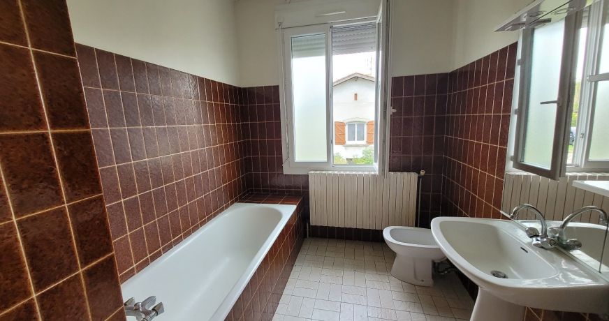 location Maison Cazeres