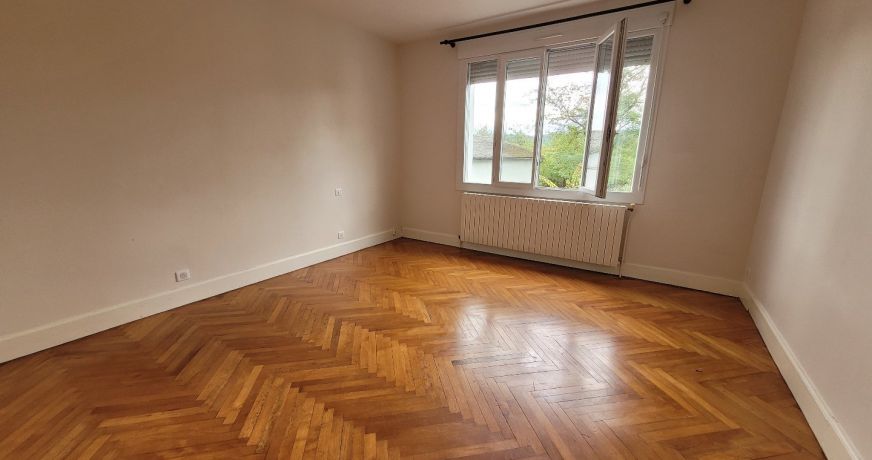 location Maison Cazeres