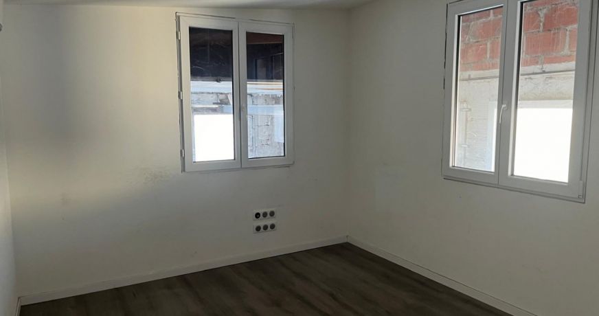 location Local commercial Saint Jean Du Falga