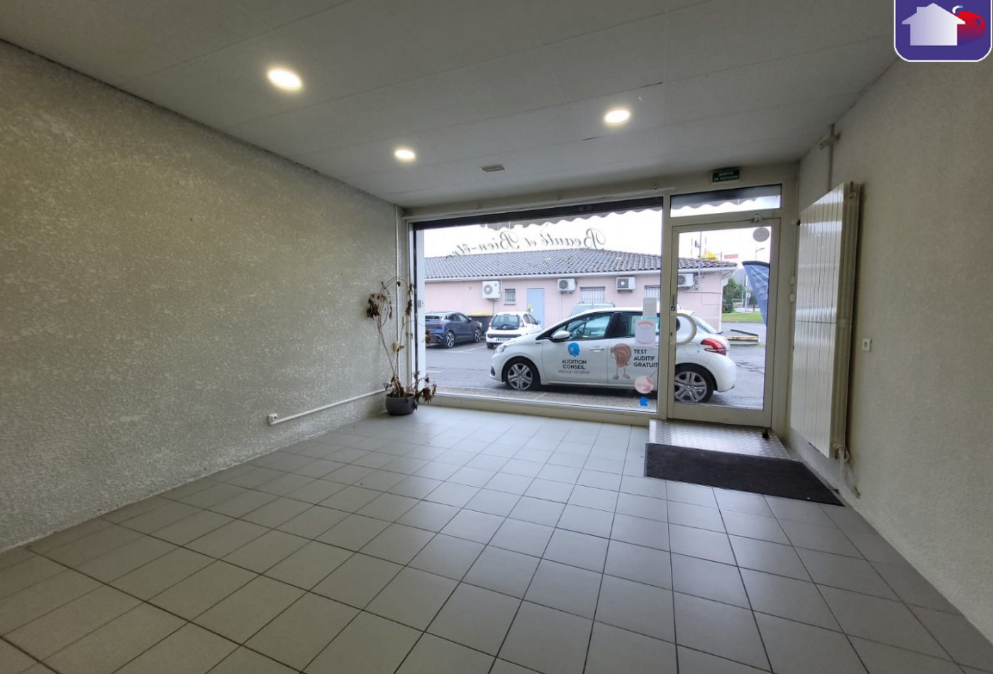 location Local commercial Laroque D'olmes - Photo 1