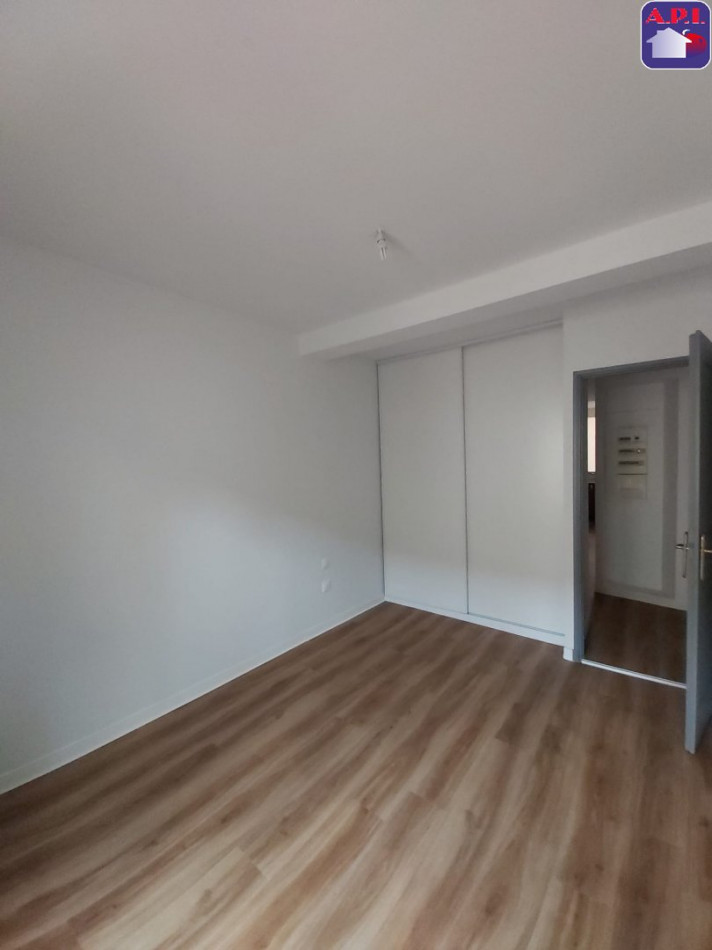 location Appartement rénové Tarascon Sur Ariege - Photo 4