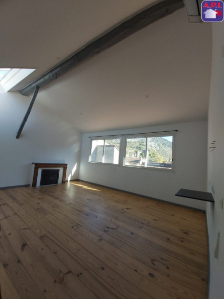location Appartement rénové Tarascon Sur Ariege - Photo 2