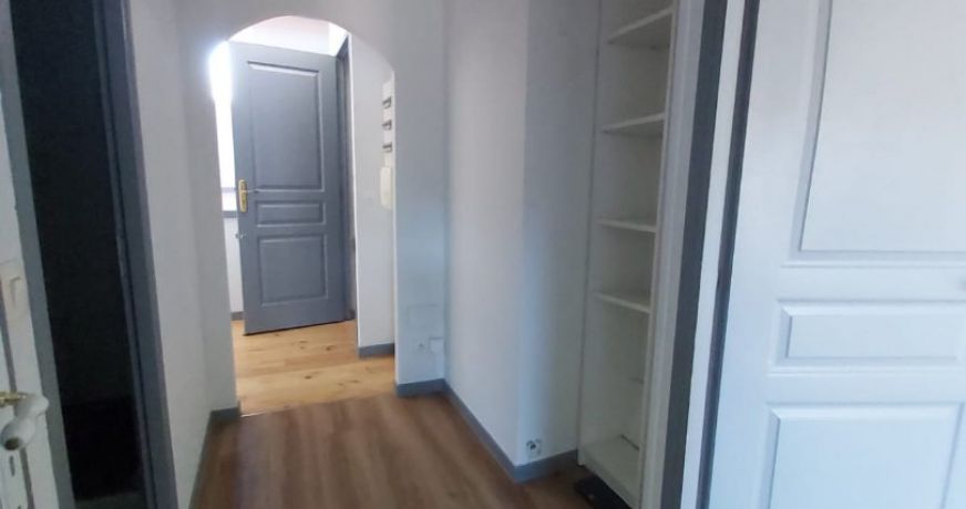 location Appartement rénové Tarascon Sur Ariege