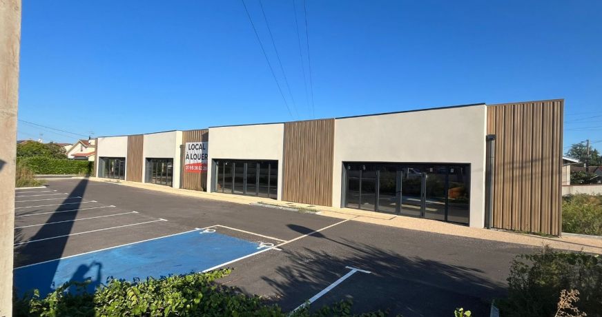 location Local commercial La Tour Du Crieu
