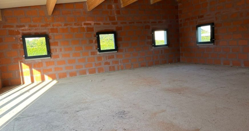 location Local commercial La Tour Du Crieu