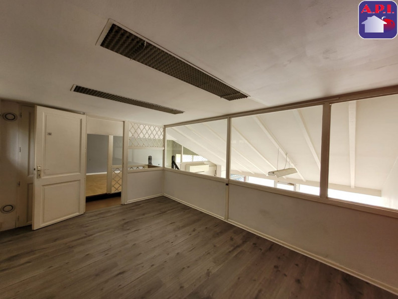 location Local commercial Foix - Photo 10