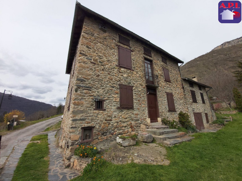 location Maison Vebre - Photo 1