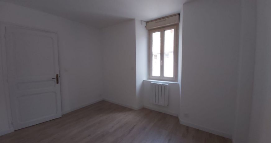location Appartement Ussat