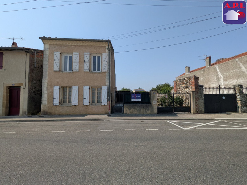 vente Maison Cazeres - Photo 1