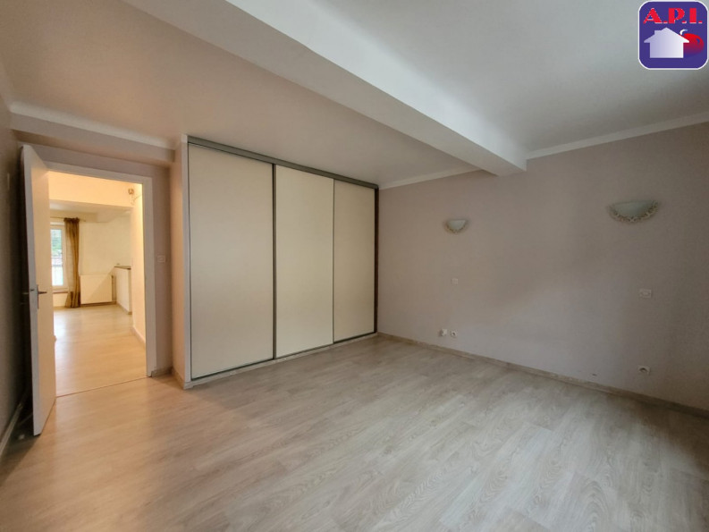 location Appartement Saint Pierre De Riviere - Photo 5