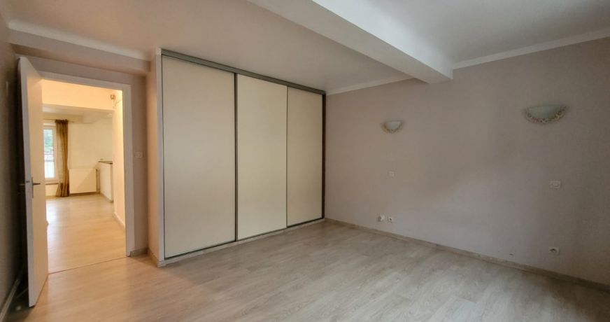 location Appartement Saint Pierre De Riviere