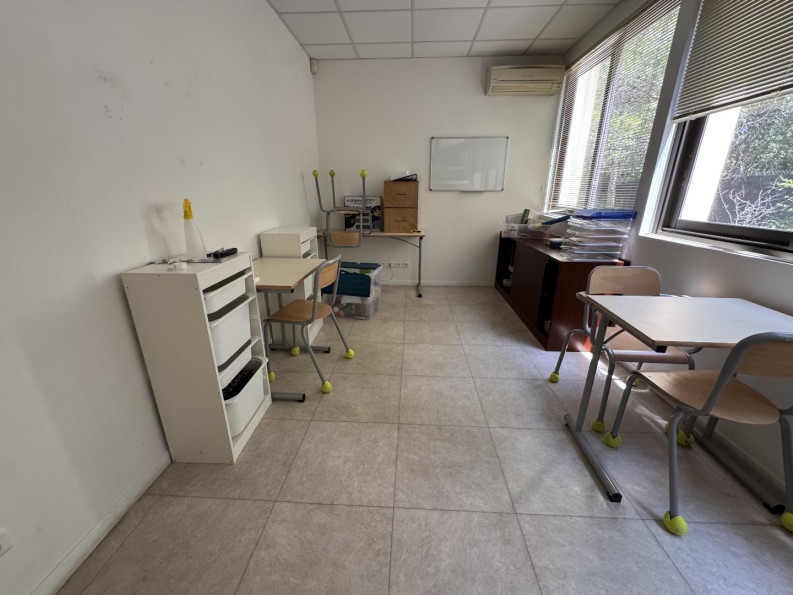 location Ateliers et bureaux Narbonne - Photo 8