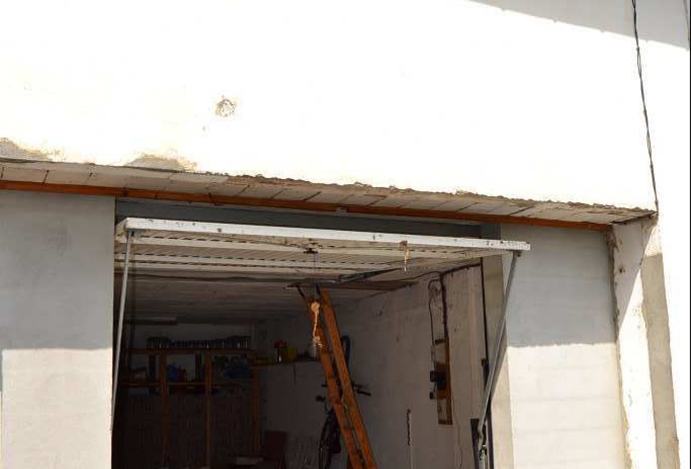 sale Garage Quillan - Photo 1