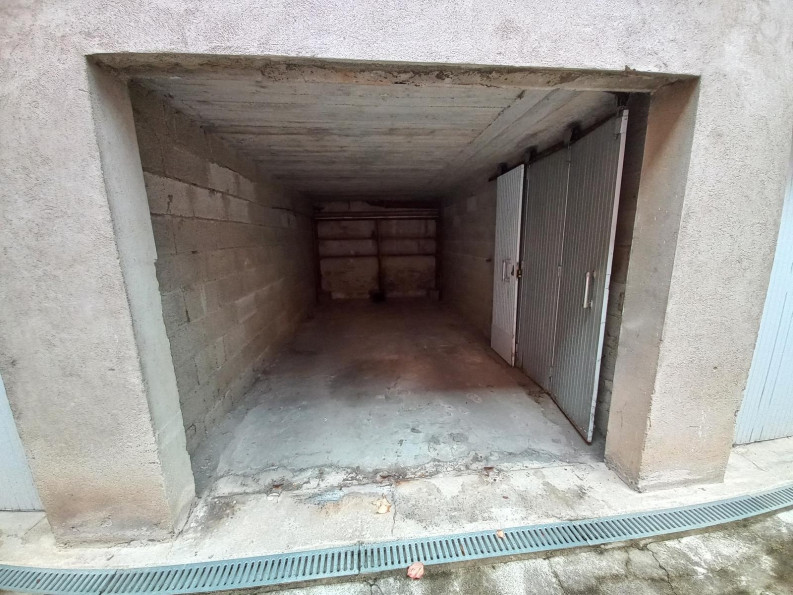 location Parking intérieur Millau - Photo 1