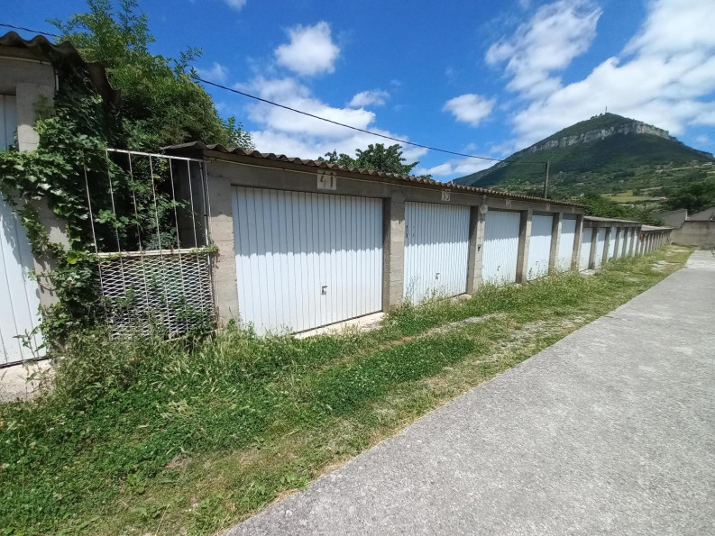 location Parking intérieur Millau - Photo 1