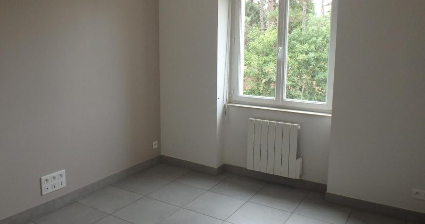 location Maison Creissels