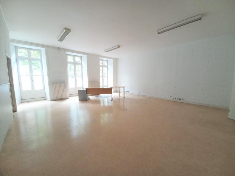 location Locaux d'activité Millau - Photo 1