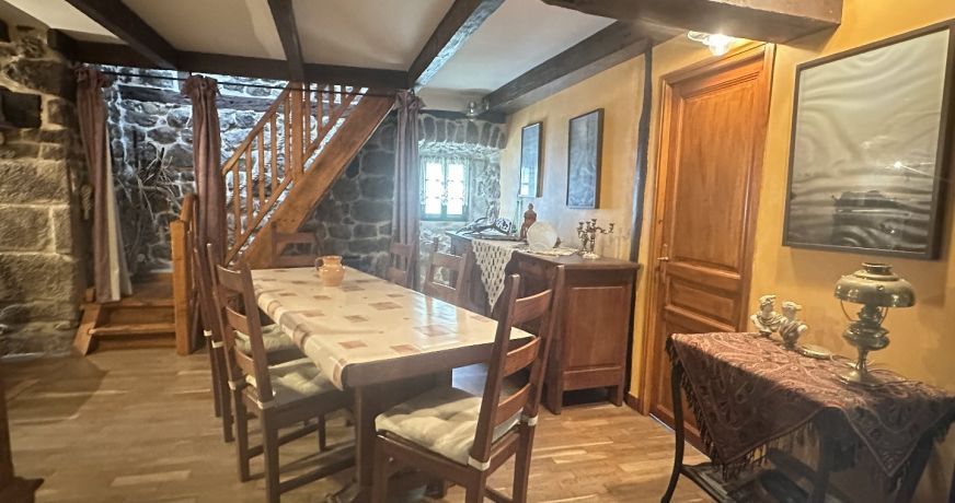 vente Maison Mezilhac