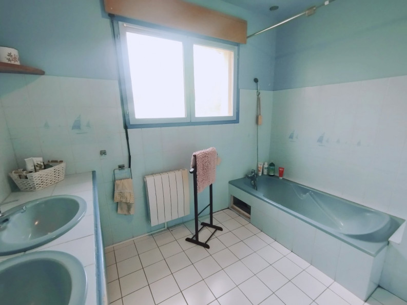 sale Maison individuelle Salles La Source - Photo 11