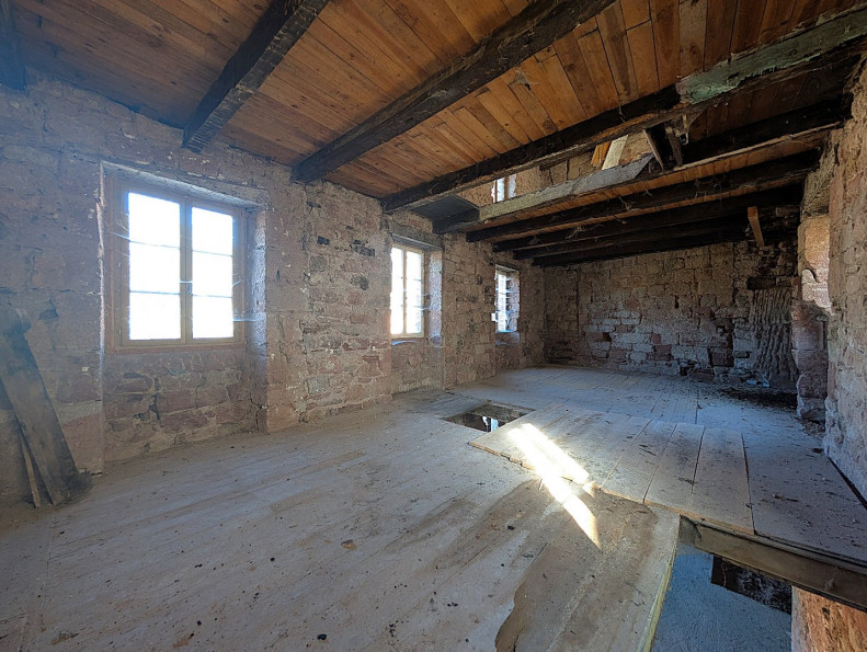 sale Maison à rénover Villecomtal - Photo 10