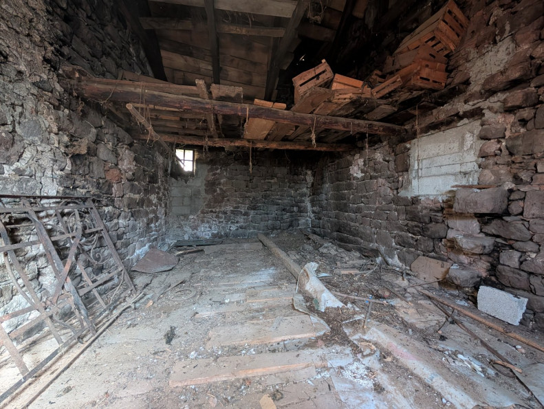 sale Maison à rénover Villecomtal - Photo 14