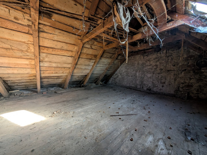 sale Maison à rénover Villecomtal - Photo 18