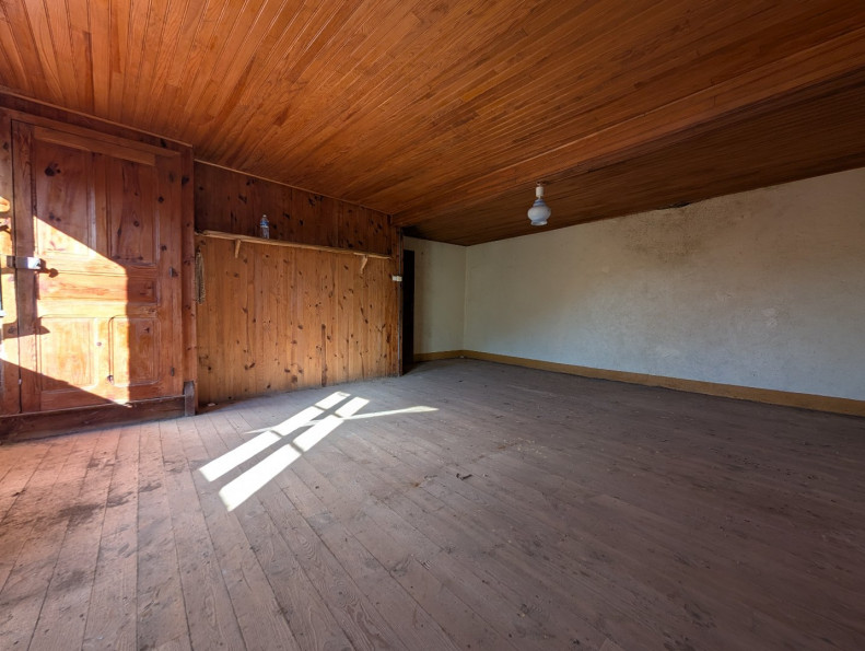sale Maison à rénover Villecomtal - Photo 10