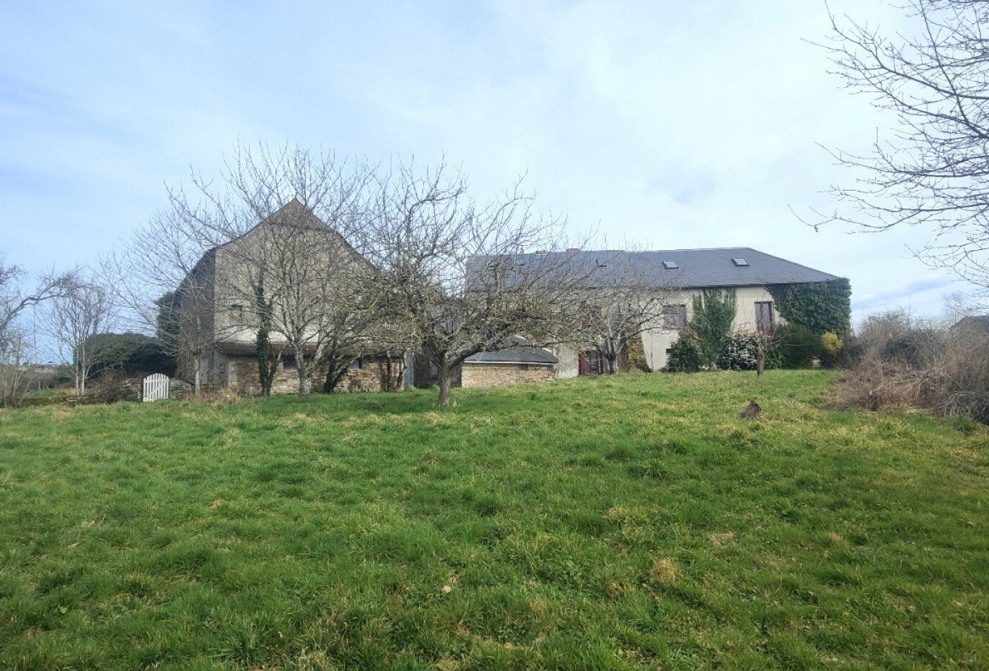 vente Corps de ferme Sauveterre-de-rouergue - Photo 1
