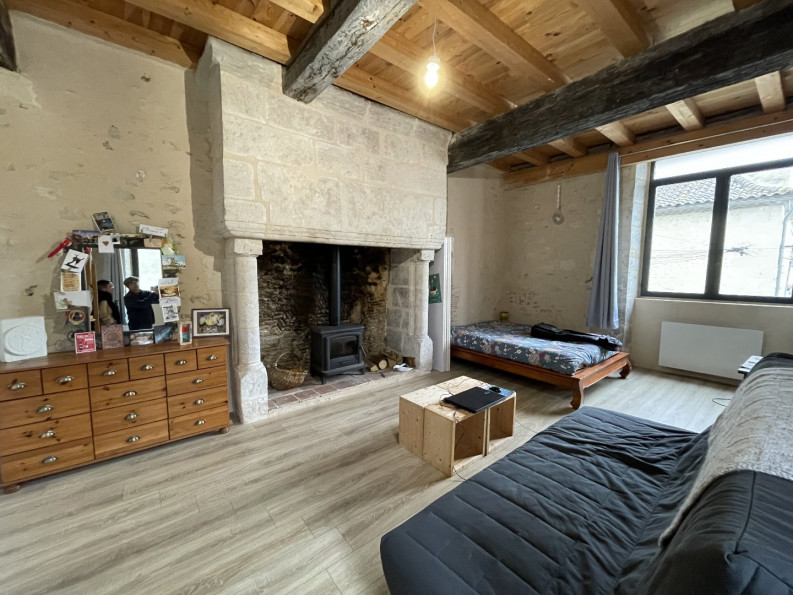 sale Maison rénovée Agonac - Photo 2