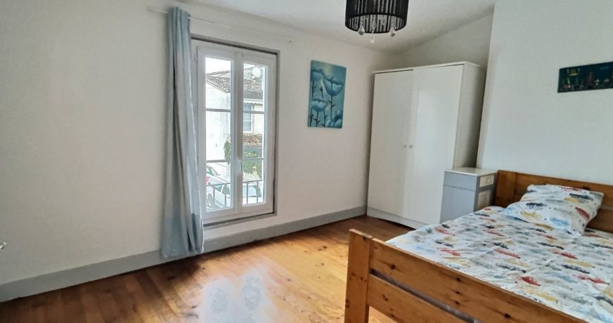 location Maison de ville Castillon La Bataille