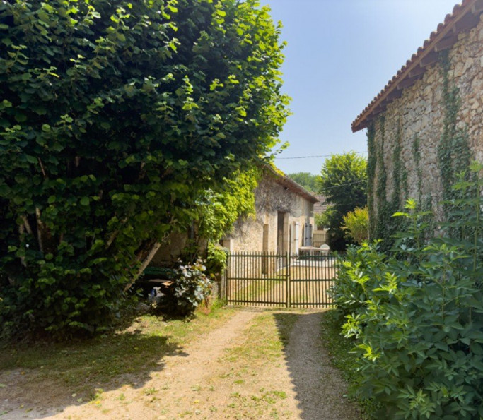 vente Corps de ferme Antonne Et Trigonant - Photo 13