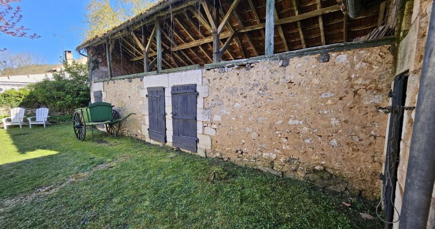 vente Corps de ferme Antonne Et Trigonant