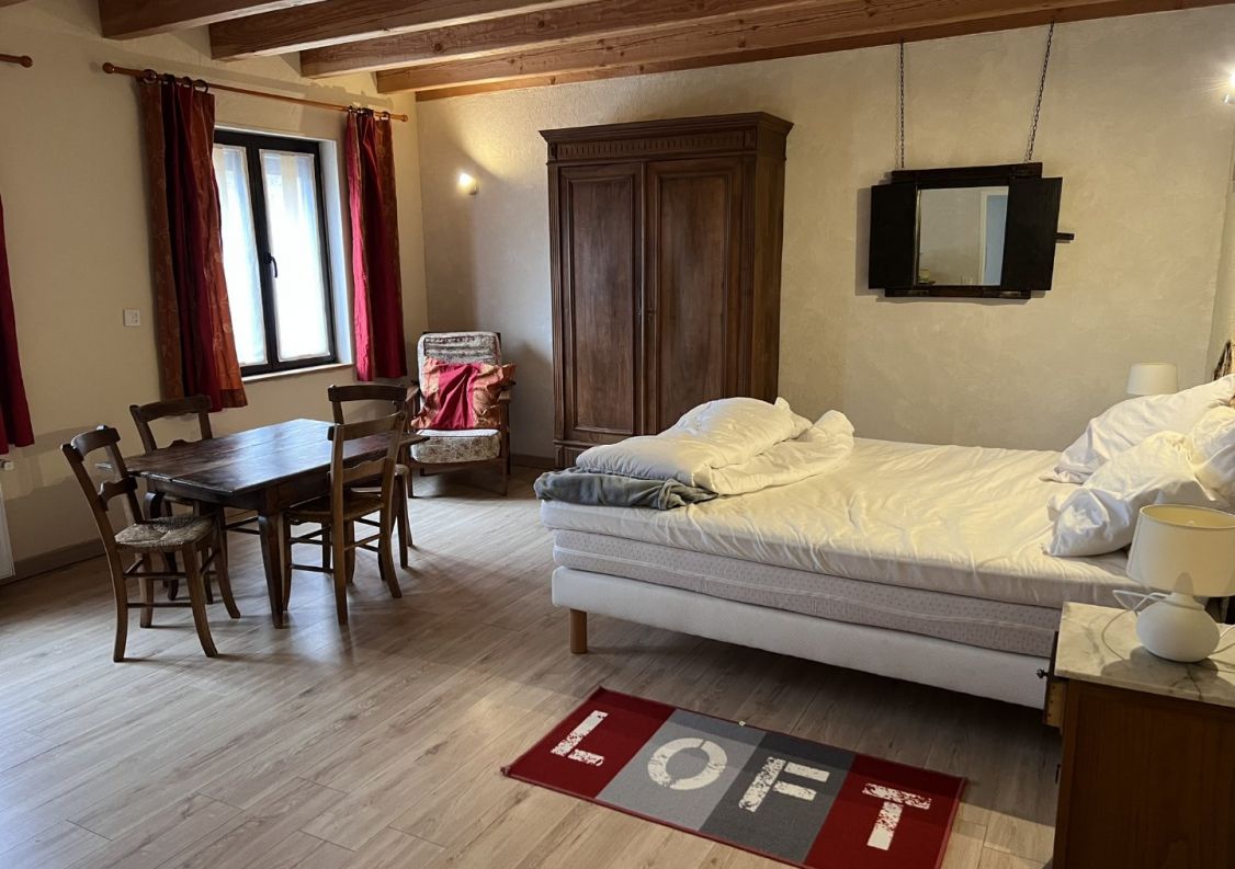 vente Corps de ferme Saint Cere