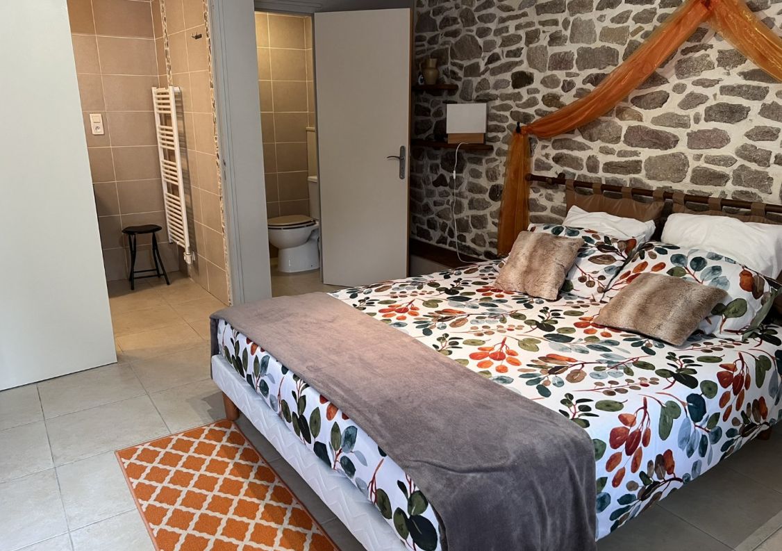 vente Corps de ferme Saint Cere