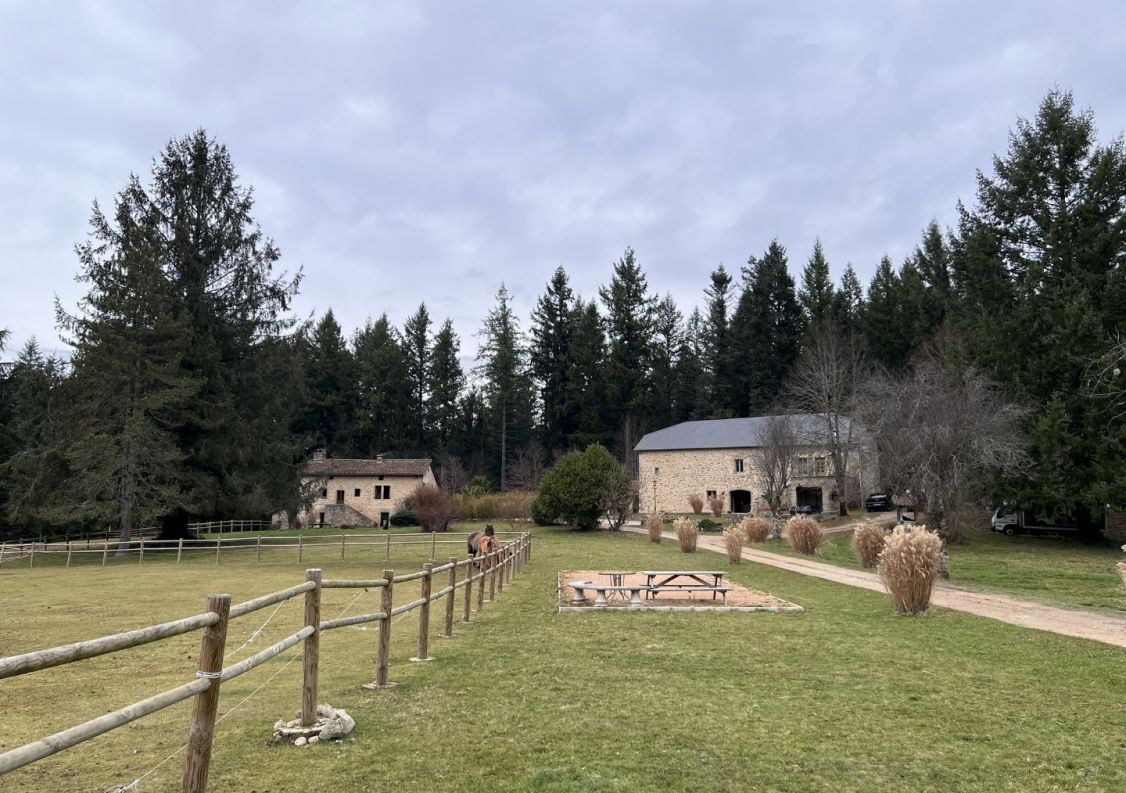 vente Corps de ferme Saint Cere
