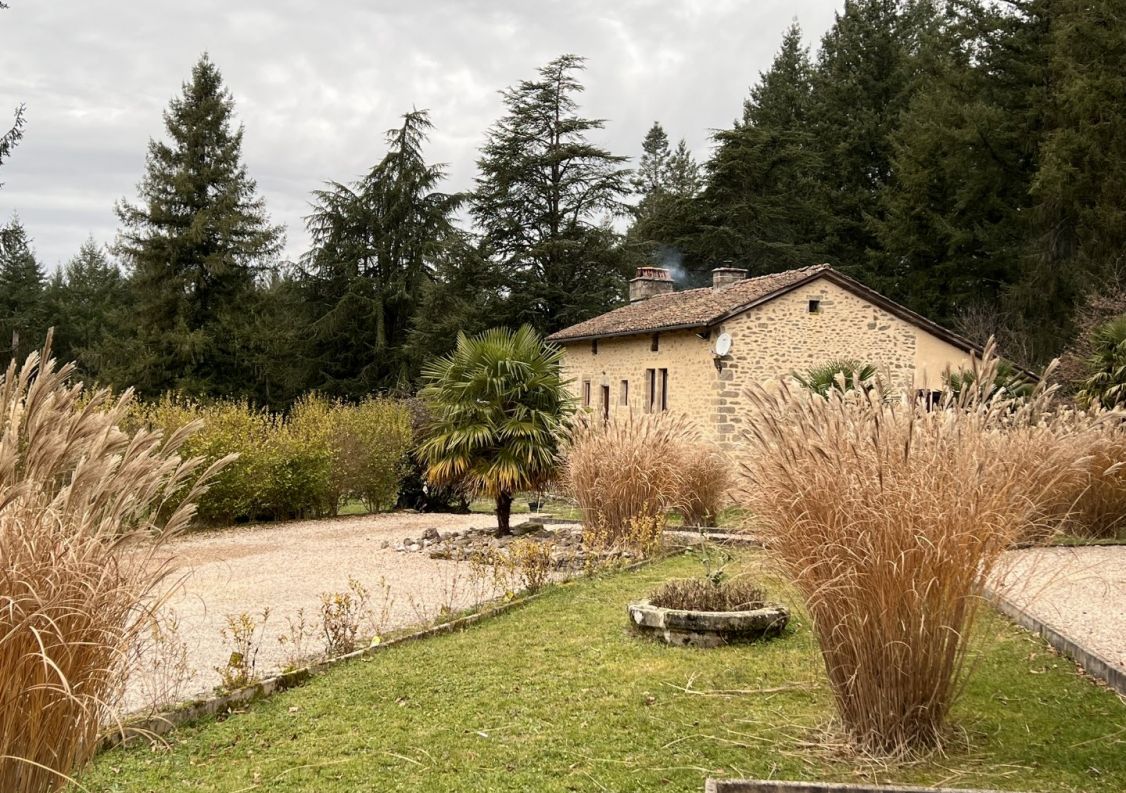 vente Corps de ferme Saint Cere