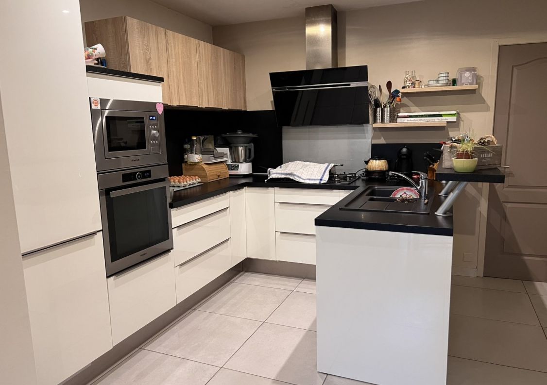 vente Corps de ferme Saint Cere