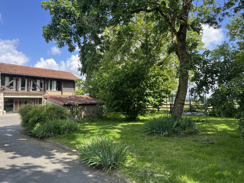 sale Propriété Martres De Riviere - Photo 1