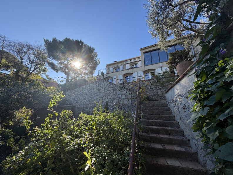 sale Maison Sete - Photo 1